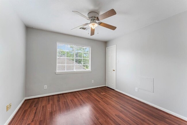 Building Photo - 10310 Great Plains Ln