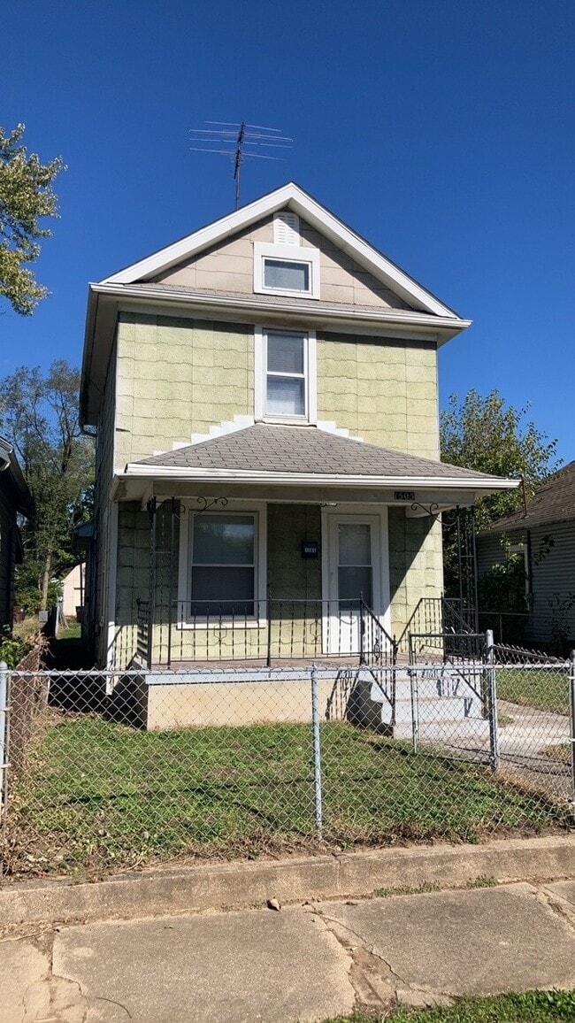 Building Photo - 1505 Lawn Ave