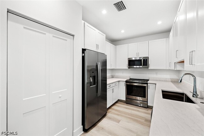 Building Photo - 13044 Georges Cay Pl