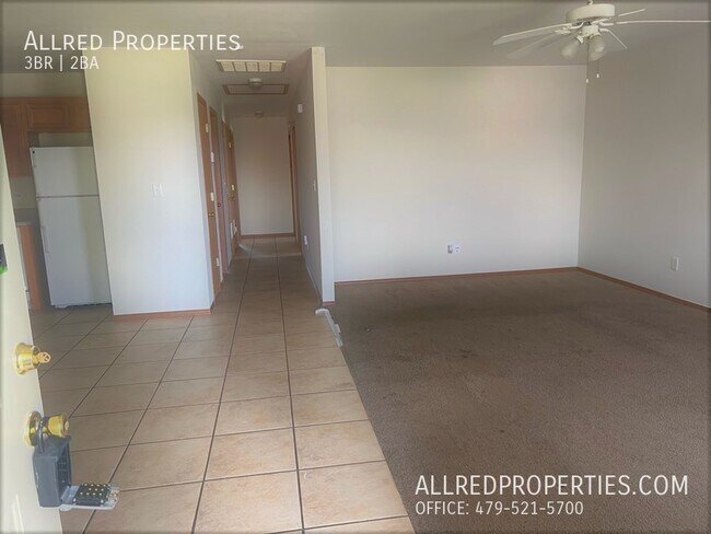 Building Photo - Duplex in Beautiful Rogers AR