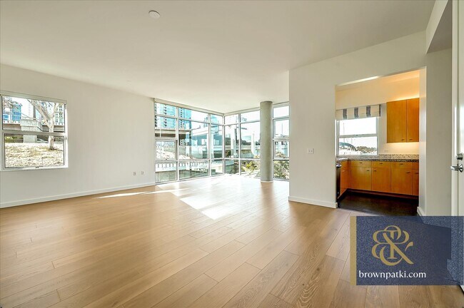 Building Photo - 301 Bryant St