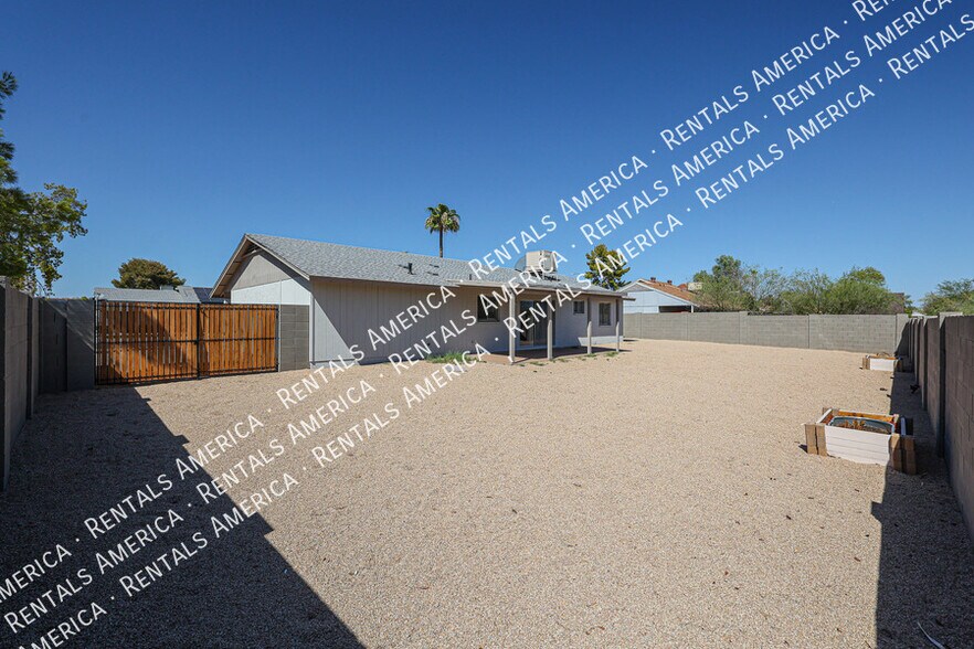 Building Photo - 1453 W Tonopah Dr