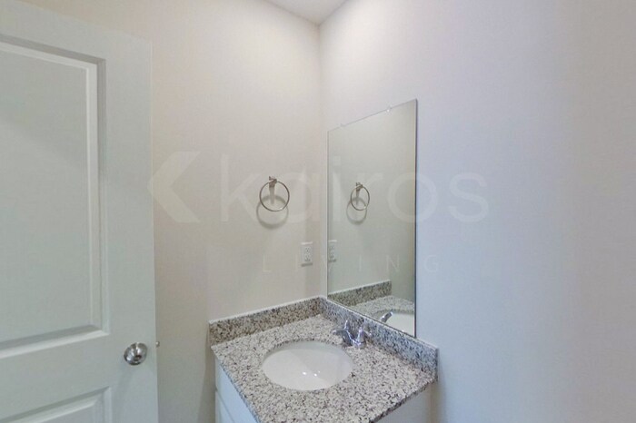 Building Photo - 520 Ivy Brook Way