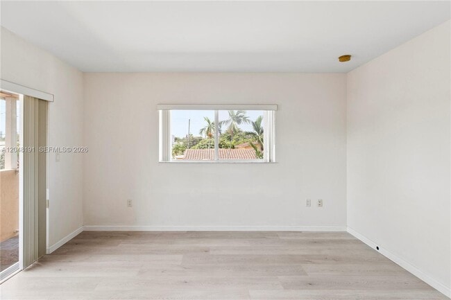 Building Photo - 2782 SW 33rd Ave