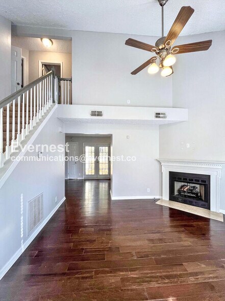 Building Photo - 2073 Upland Dr