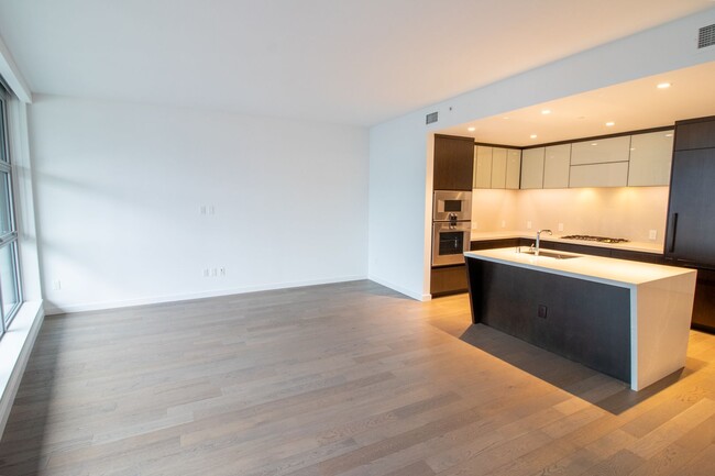 Building Photo - 1bd/1.5ba Bellevue Condo