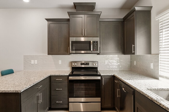 Building Photo - 8887 SW Elena Ln