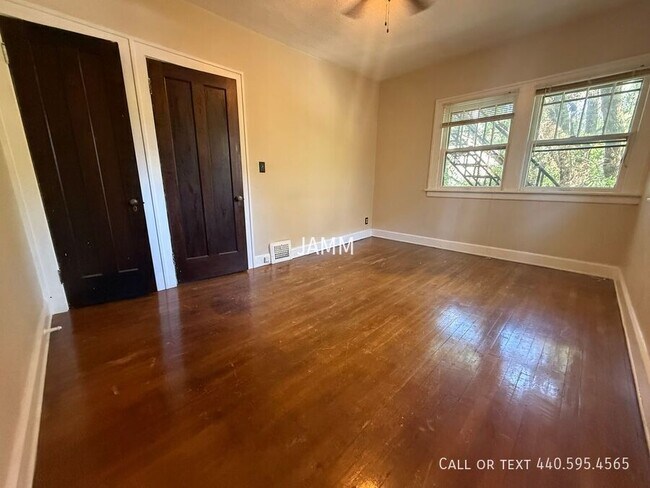 Building Photo - 9614 Clifton Blvd