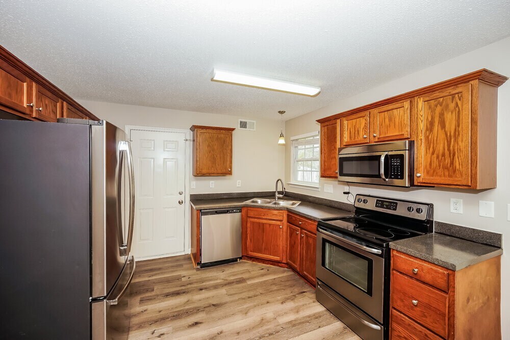 Building Photo - 15252 Eric Kyle Dr