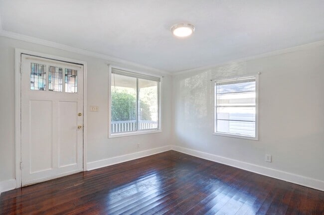 Building Photo - Single Family 2.5 bd, 1 ba close to Forsyth Park, Historic District