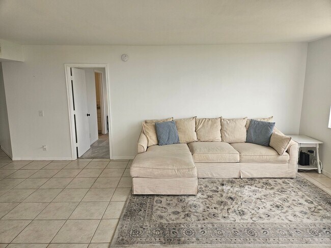 Building Photo - Move-In Special! Get November FREE When You Sign a 1-Year Lease!