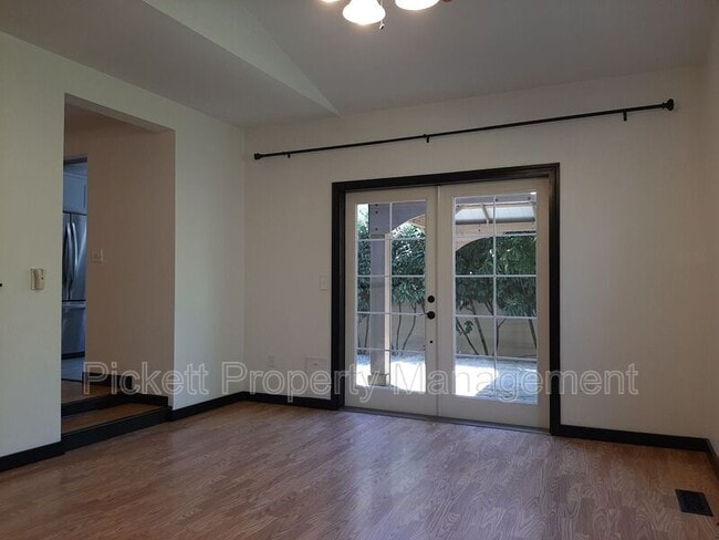 Building Photo - 11027 Pansy Pl NW