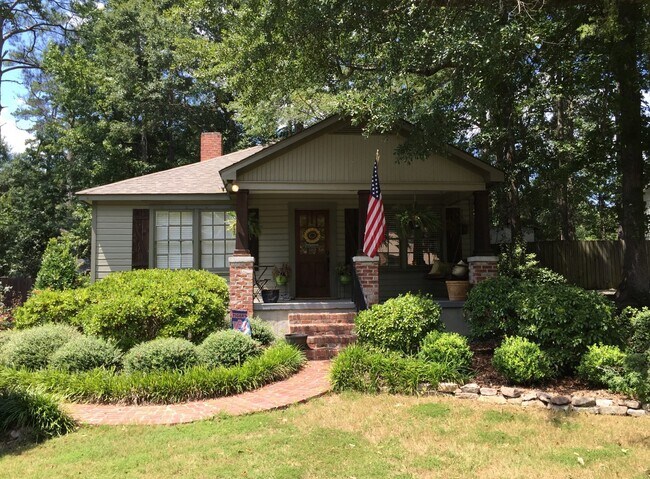 Building Photo - Downtown Auburn - Close to Campus!