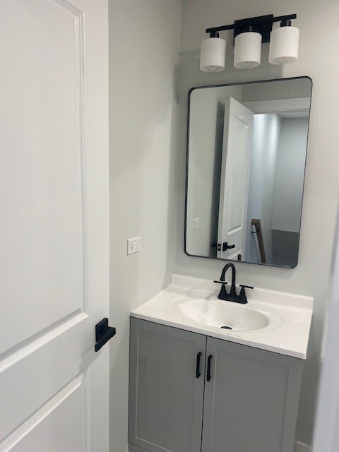 Building Photo - 1085 Cove Dr