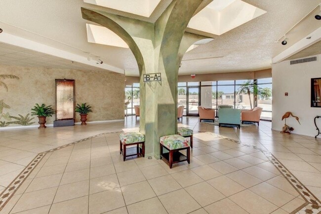 Building Photo - Furnished 3rd Floor Condo Overlooking The Golf Course