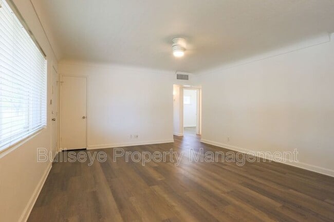 Building Photo - 3137 N 20th Pl