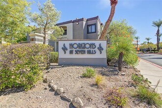 Building Photo - 950 Seven Hills Dr