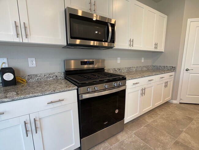 Building Photo - Brand New, Never Lived in House, located in the Southwest!