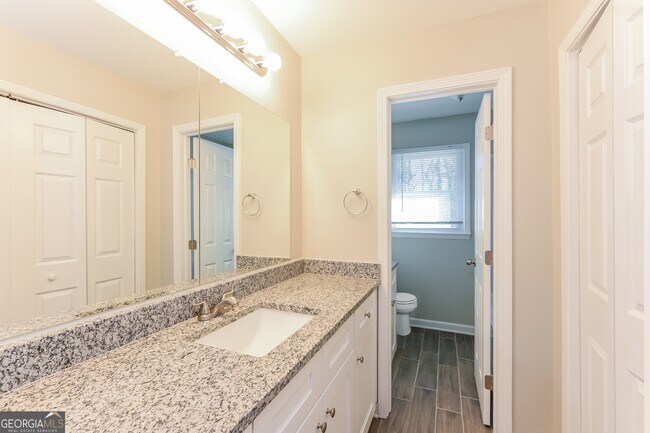 Building Photo - 110 Fairfield Dr