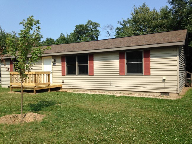 Building Photo - Alpha Buchanan South