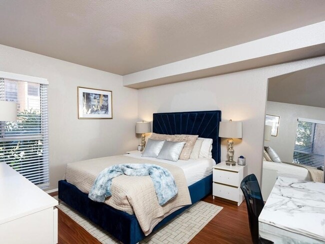 Building Photo - Spacious 2 BD/2BA, condo available for rent now in SDSU Area!