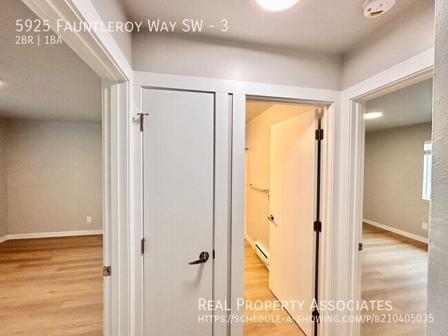 Building Photo - 5925 Fauntleroy Wy SW