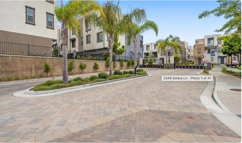 Building Photo - 2124 Solara Ln