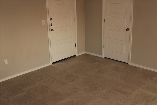 Building Photo - 1220 Garland Rd