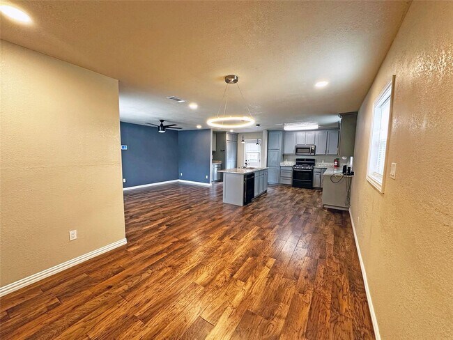 Building Photo - 3144 Gordan