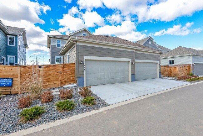 Building Photo - Beautiful 2-Bed, 2.5-Bath Townhome in Mosaic, Fort Collins - Students Welcome!