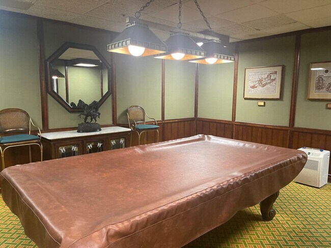 Building Photo - Commodore Condo Hawaii Kai