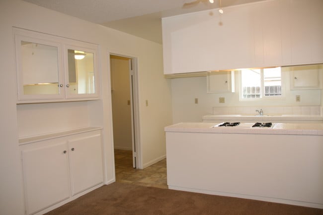 Montclaire Apartments Fullerton Ca Apartment Finder