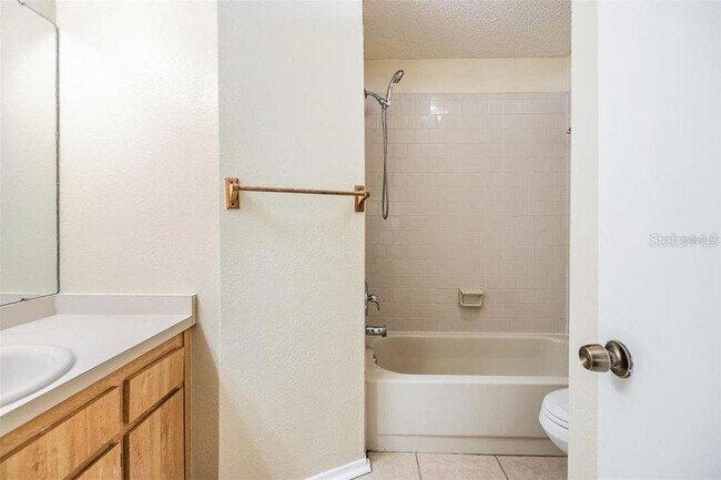 Building Photo - 3302 Laurel Dale Dr