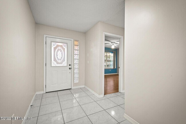 Building Photo - 12635 Chapeltown Cir E