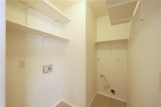 Building Photo - 8005 Tantara Ct