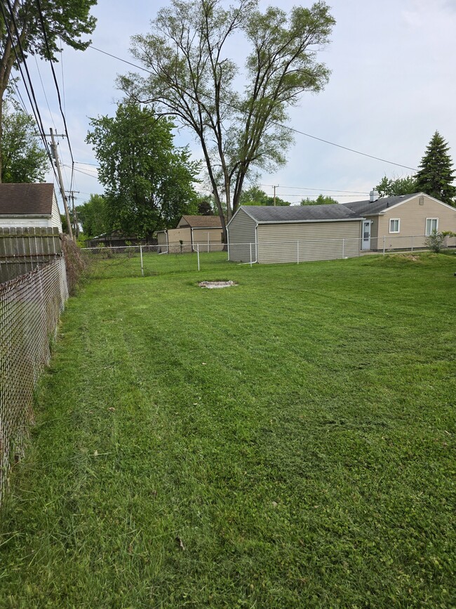 Building Photo - 23548 Lauren Ave