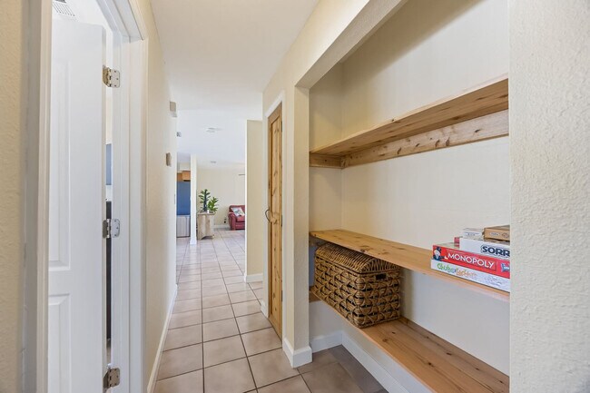 Building Photo - 1160 Altman Dr