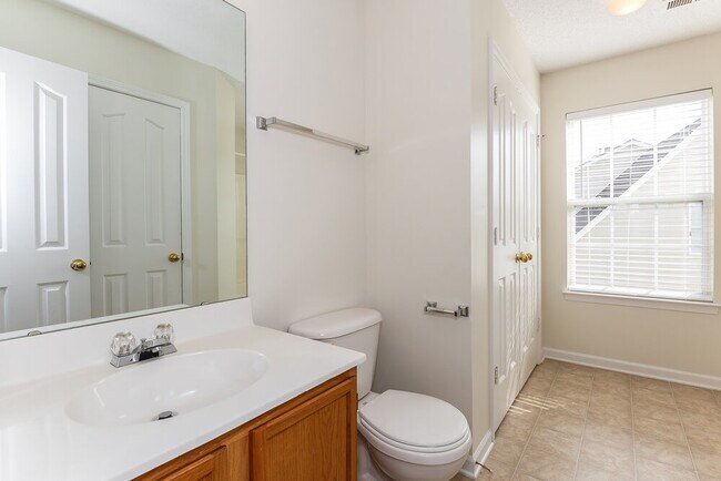 Building Photo - 15718 De Havilland Dr