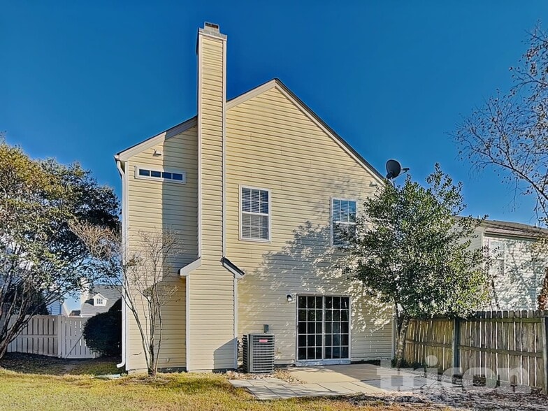 Building Photo - 8109 Bright Oak Trail