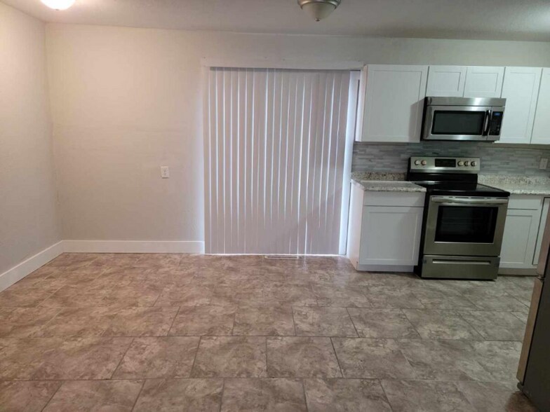 Building Photo - 3575 Ironwood Pl