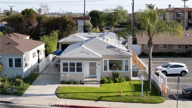 Building Photo - 702 E Glenoaks Blvd