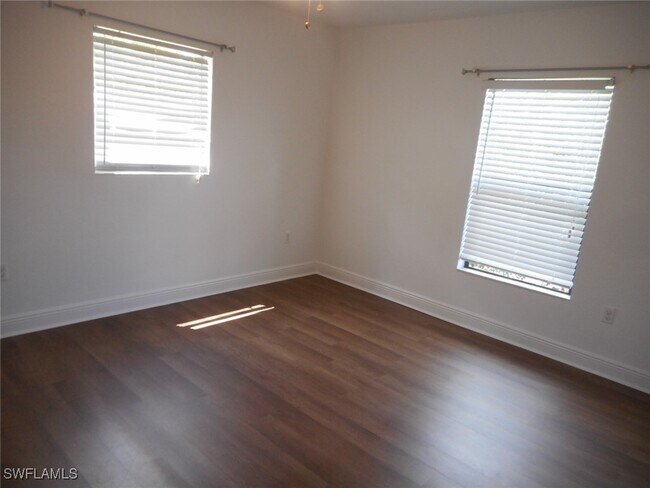 Building Photo - 2254 Chandler Ave