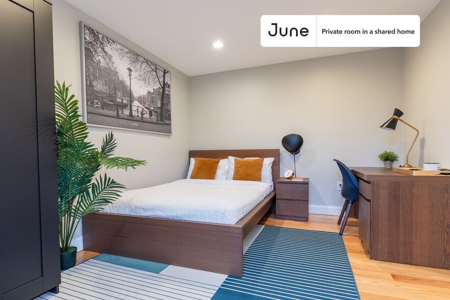 Primary Photo - Room in Shared 4 bed/1 bath home