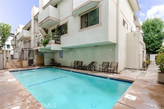 Building Photo - 10229 Variel Ave