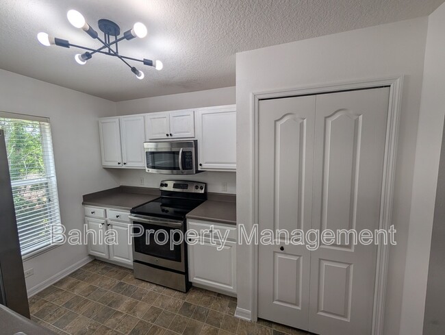 Building Photo - 4547 Ashburn Square Dr