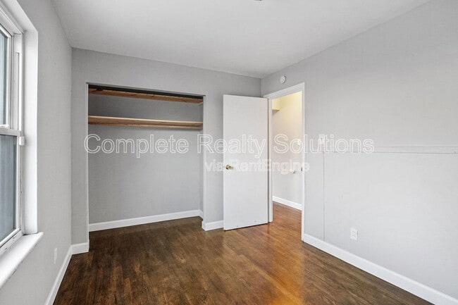 Building Photo - 6200 Flint Ave