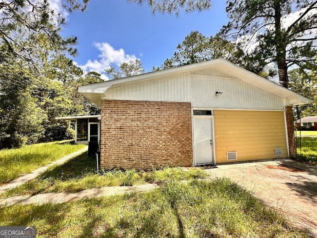 Building Photo - 1001 Darling Ave
