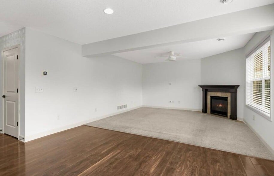 Building Photo - 3223 Red Oak Trl