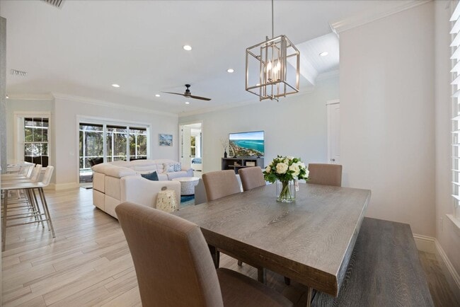 Building Photo - Furnished, Yearly 4bd Home on Siesta Key