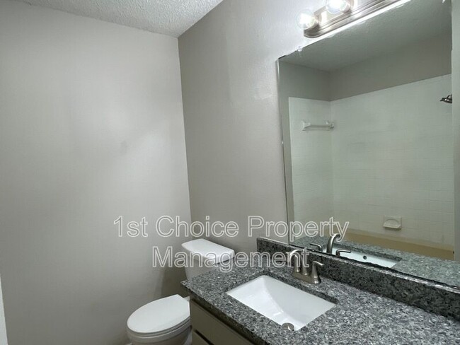 Building Photo - 459 Little Valley Ct
